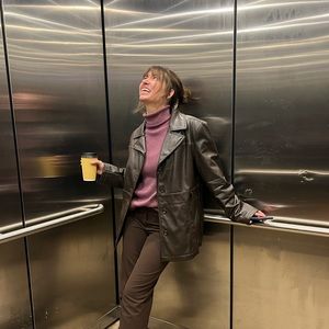 Meet your Posher, Chloe